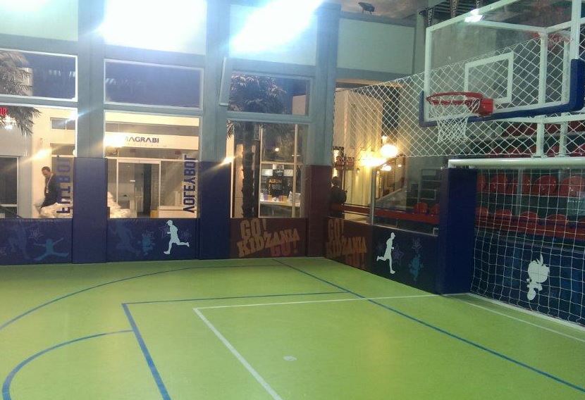 Futbol Kalesi Üzerine Basketbol Potası